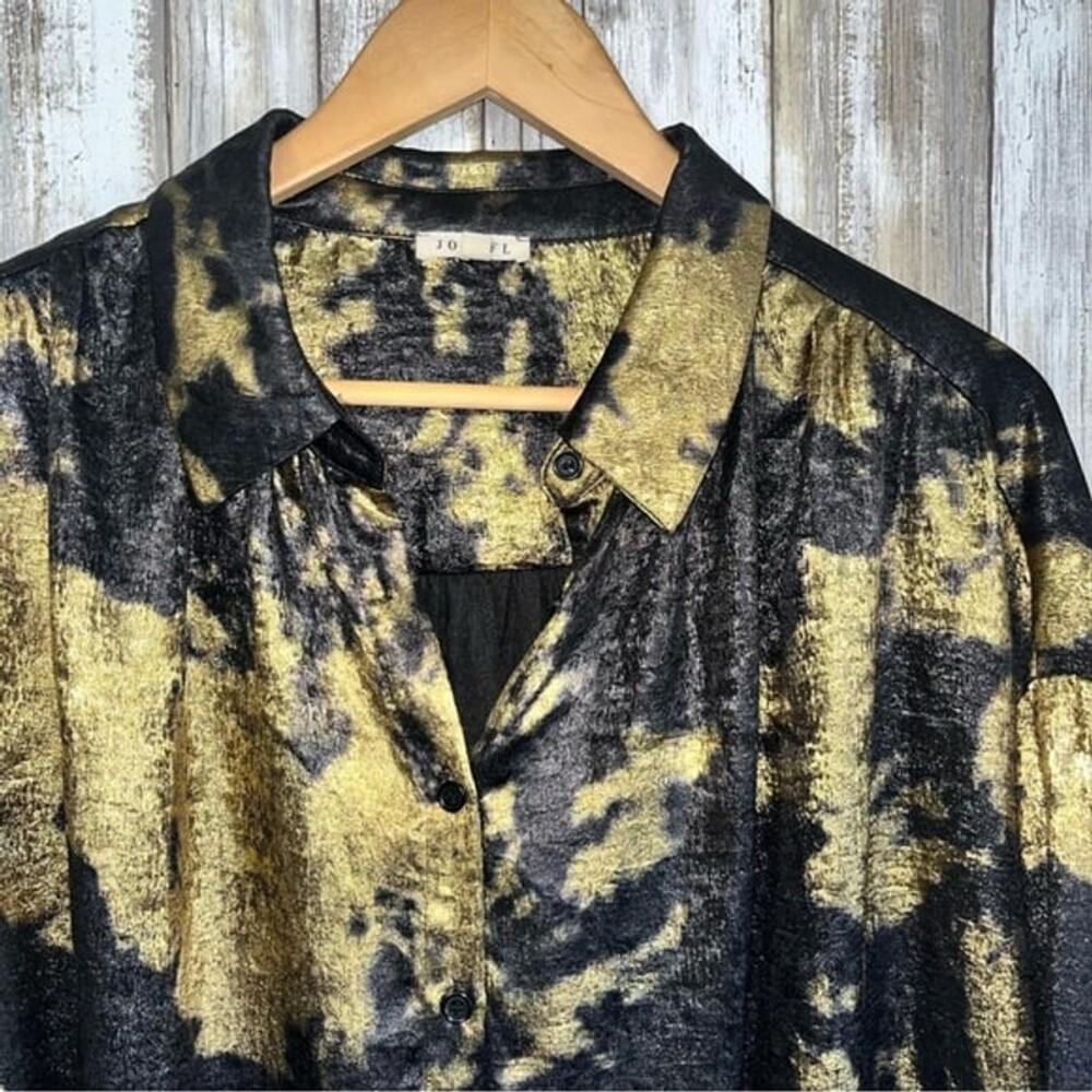 Jodifl Metallic Gold & Black Oversized Button Up - Picture 4 of 8